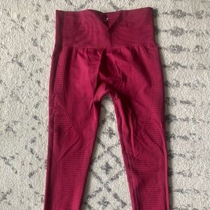 Gymshark Energy + Seamless Perforated Leggings High Waisted Beet - L